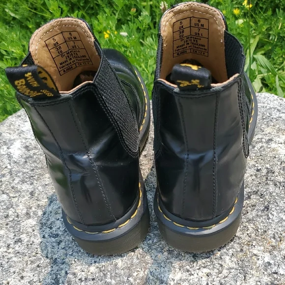 Dr. Martens 2976 YS Black Smooth Leather Chelsea Boots Size 7 - Picture 5 of 15